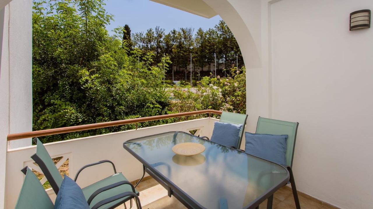 Charming Beachside Apartment W/ Pool By Lovelystay Albufeira Exterior foto