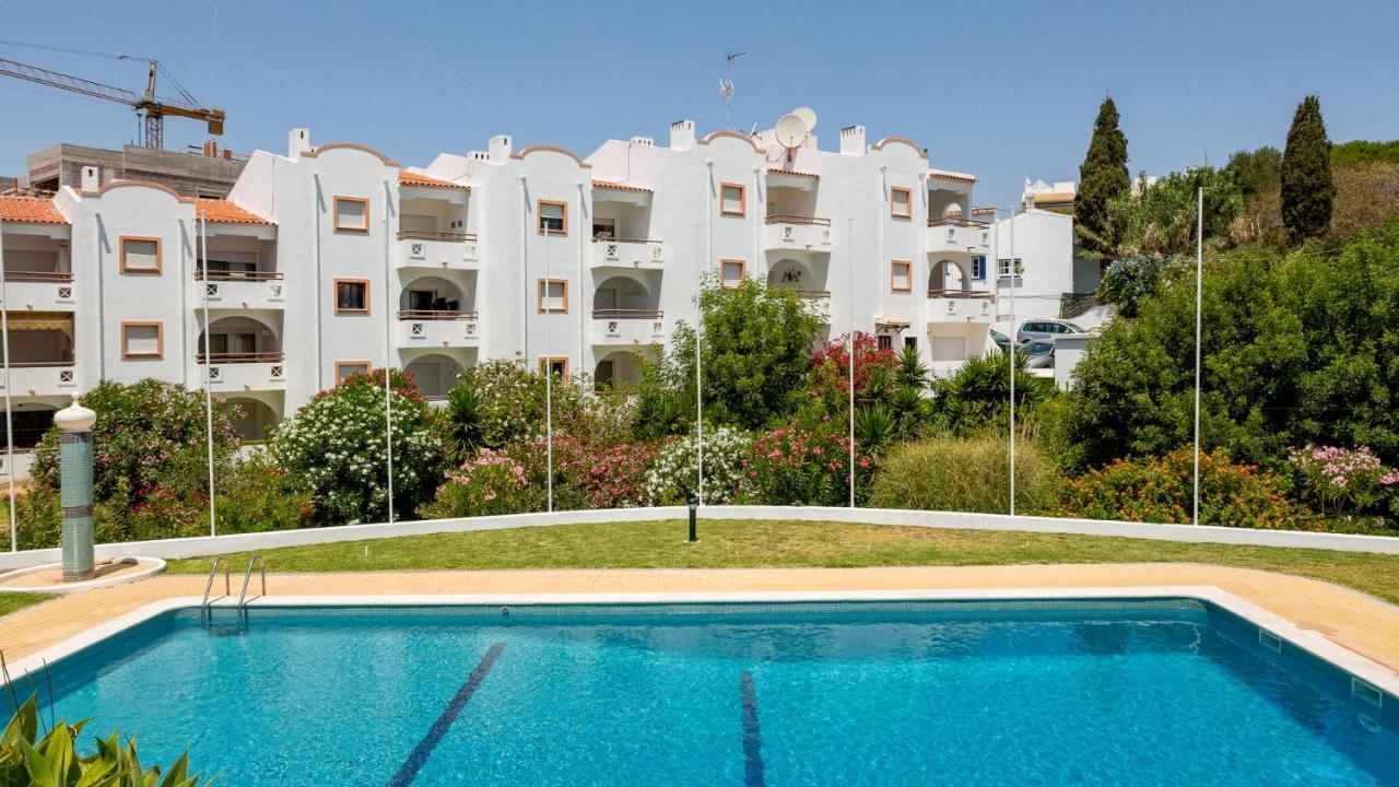 Charming Beachside Apartment W/ Pool By Lovelystay Albufeira Exterior foto