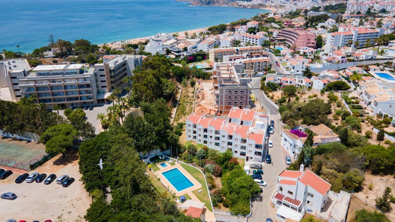 Charming Beachside Apartment W/ Pool By Lovelystay Albufeira Exterior foto